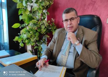 يصور له شيطانه أنه رأس الحكمة