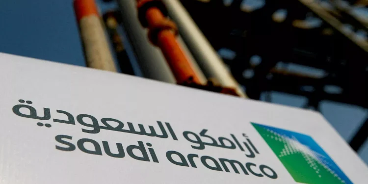 السعودية تعزز أنشطة النفط والغاز داخل المملكة وخارجها
