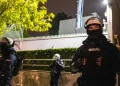 قاصر يهاجم السفارة الإسرائيلية في بلغراد.. ويطعن حارسها