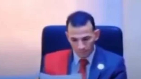 مصر :حبس القاضي المزيف 10 سنوات في 3 قضايا نصب وانتحال صفة صفاء مصطفى