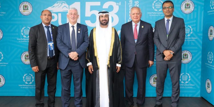 وفد البرلمان العربي برئاسة “اليماحي” يلتقي رئيس مجلس العموم البريطاني في أروشا بتنزانيا