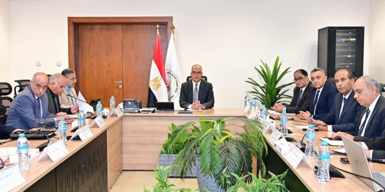  سويلم يتراس اجتماع اللجنة الدائمة لتنظيم إيراد نهر النيل  