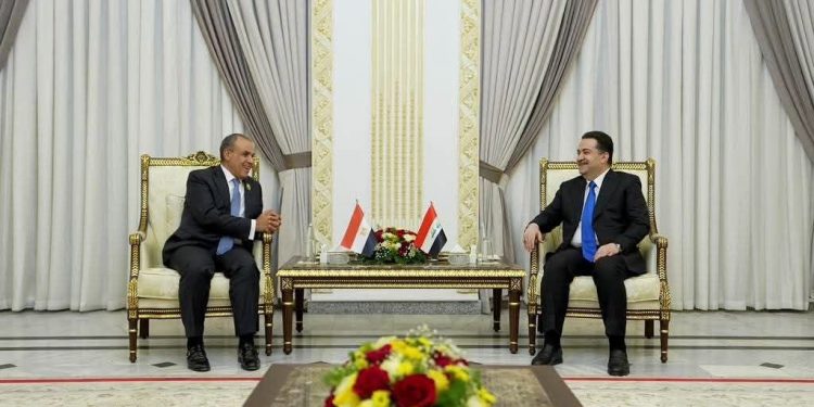 وزير الخارجية يلتقي رئيس وزراء العراق السابق ورئيس ائتلاف الإعمار والتنمية