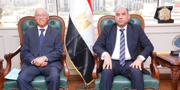 وزير العمل يلتقى ممثلي الشركات اليابانية فى مصر بحضور السفير اليابانى