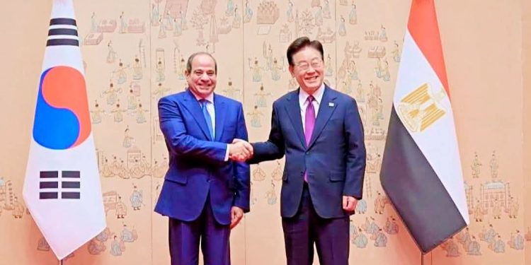 رئيس كوريا الجنوبية يعلن : اختر الرفيق قبل الطريق سأسلك طريقا جديدا مع مصر