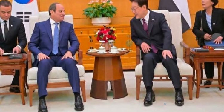 استقبال حافل للرئيس المصرى فى كوريا وإعلان رسمى عن شراكة إستراتيجية بين البلدين