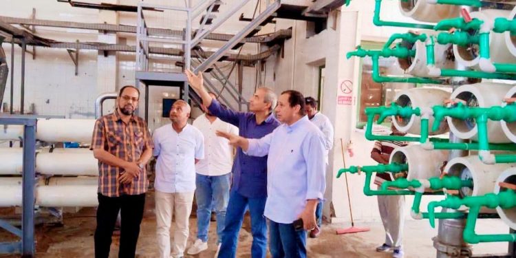 رئيس مياه البحر الأحمر يتفقد منظومة المياه والصرف الصحي بالقصير ويوجه برفع كفاءة التشغيل وتحسين مستوى الخدمات