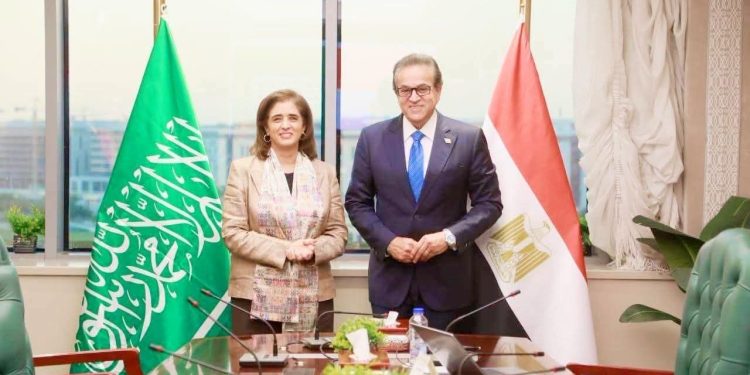 وزير الصحة يستقبل المدير الإقليمى لمنظمة الصحة العالمية لشرق المتوسط والمرشحة لمنصب المدير العام