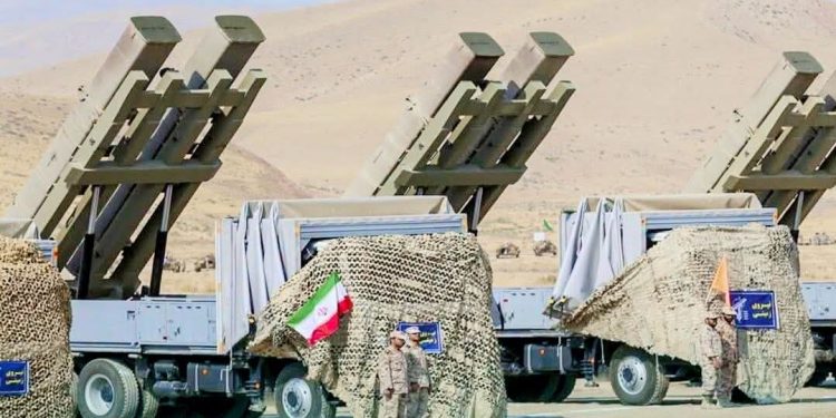 محصنة ضد التنصت والتشويش.. إيران تزود الحوثيين بمنظومة اتصالات عسكرية متطورة قرب باب المندب