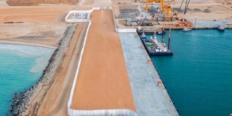 بعد تطوير الميناء.. مصر تخطط لإنشاء ألف مصنع فى العريش