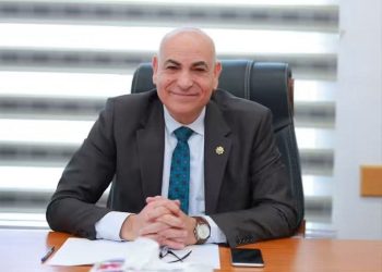 رئيس جامعة مدينة السادات يترأس اجتماع لجنة المختبرات والأجهزة العلمية لمتابعة المشروعات الاستثمارية والإعداد للموازنة الجديدة