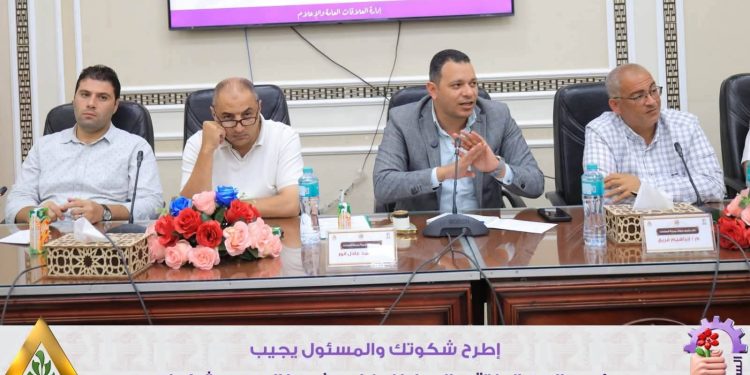رئيس جهاز مدينة السادات يعقد لقاءً مفتوحًا مع المواطنين ضمن مبادرة «اطرح شكوتك والمسئول يجيب»..