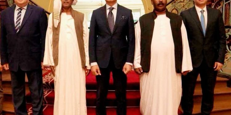 مشايخ حلايب وشلاتين يشيدون بجهود جامعة عين شمس فى خدمة أهالي الجنوب ويثمنون دورها التنموي والإنسانى