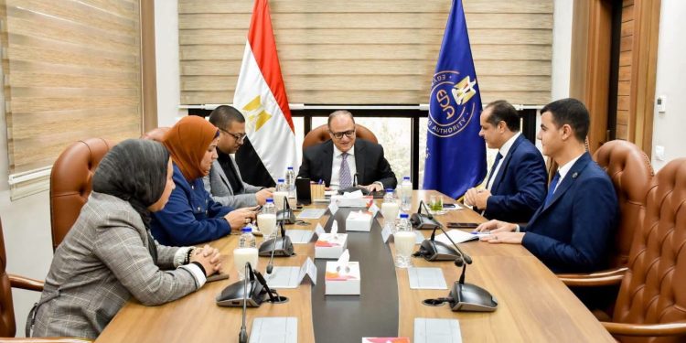 رئيس هيئة الدواء يبحث مع شركة المهن الطبية للأدوية سبل دعم التصنيع المحلي وتعزيز توافر المستحضرات الدوائية