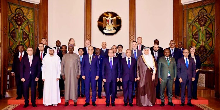 مصر : الرئيس السيسي يلتقي الوزراء ورؤساء الوفود المشاركين في الدورة التاسعة لأسبوع القاهرة للمياه 2026