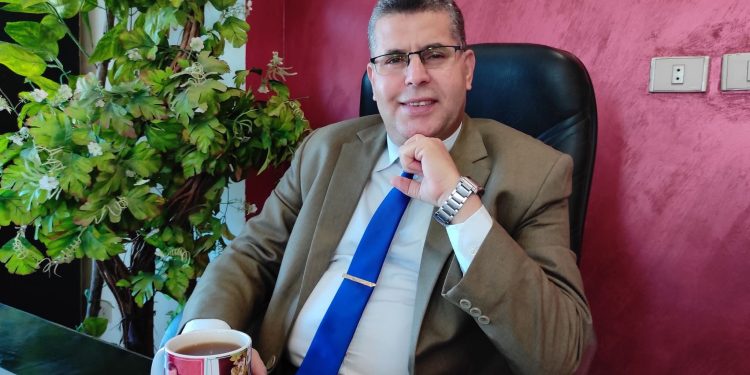 علاقة التوتر والضغوط بإستخدام الإنترنت