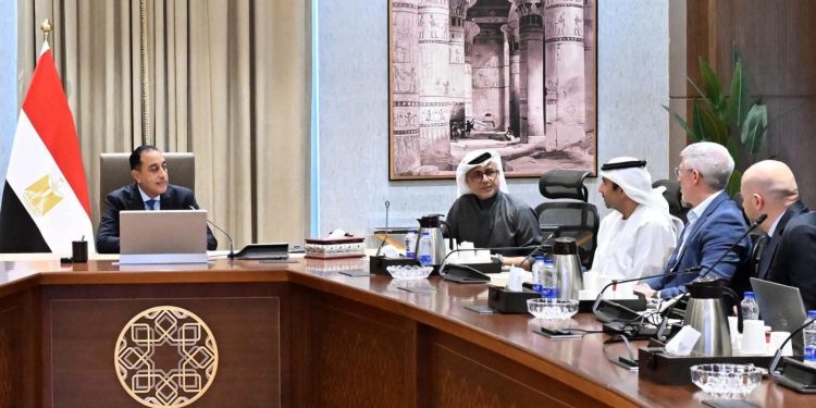رئيس الوزراء يتابع مستجدات تنفيذ مشروعات مدينة رأس الحكمة