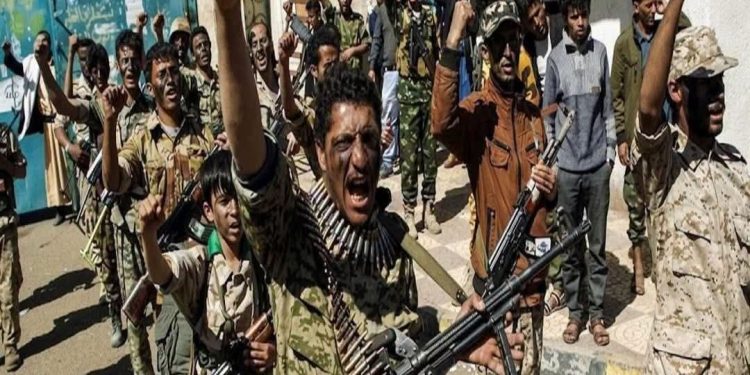 الحوثي يتهم مصر بإعلان الحرب على اليمن بعد تفويض السيسي بدعم السعودية